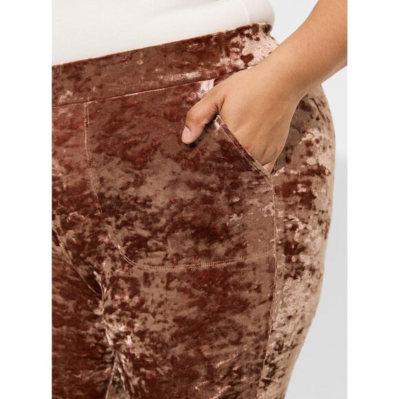 Torrid Womens Pants Sz 1 1X 14 16 Full Length Crushed Velvet Pocket Flare Brown - Picture 2 of 7